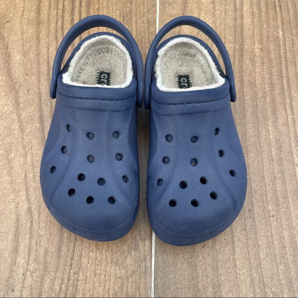 Crocs Navy Blue lined Clogs Size C10-11